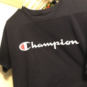 Navy CHAMPION t shirt